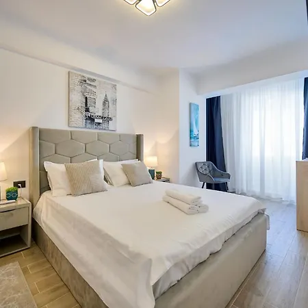 Adore Seaside In Infinity