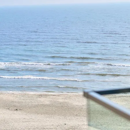 Adore Seaside In Infinity Apartment Mamaia